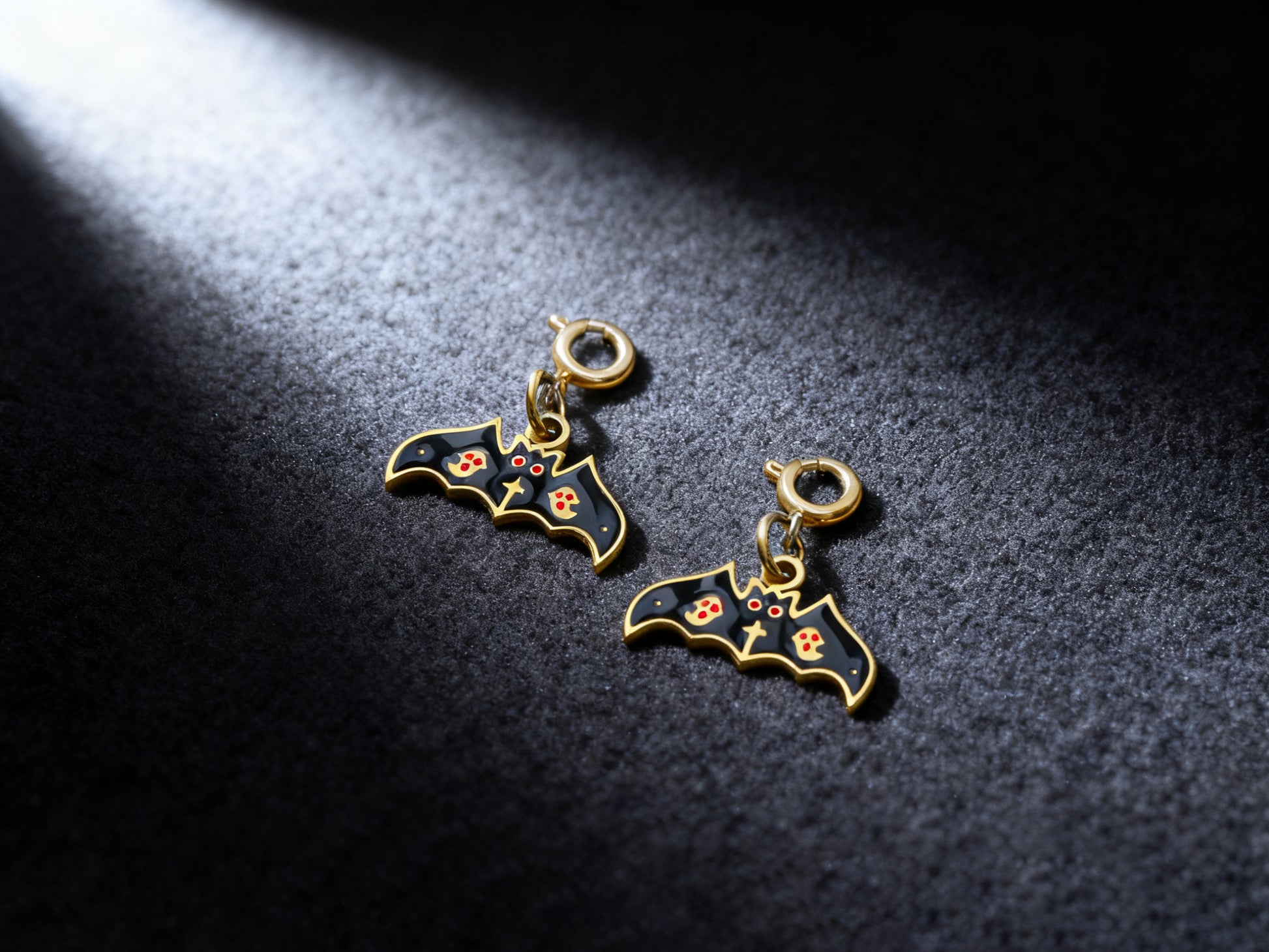 5 Styles Halloween Necklaces, Leather Rope with Stainless Steel 18K Gold Plated Enamel Pendants, Niche Dark Style Festival Exclusive Neckwearendant/Enamel Bat Pendants for Halloween